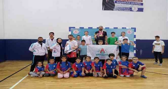 Nevşehir Belediyesi Gençlik ve Spor Kulübü sporcuları takım olarak üçüncü oldu
