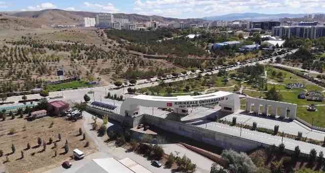 Üniversite personeli kampüsteki ağaçlık alanda ölü bulundu