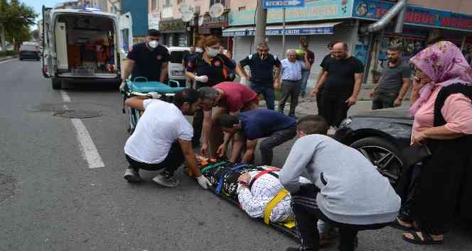 Yayaya çarpan sürücü olay yerini terk etti: O anlar kamerada