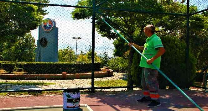 Maltepe’de parklara renk geldi