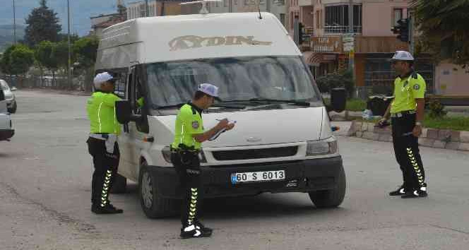 Niksar’da öğrenci servisleri denetlendi