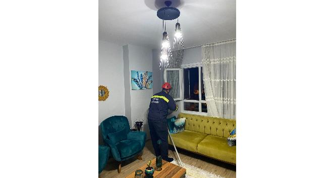 Yalova’da eve giren yarasayı itfaiye ekipleri çıkardı