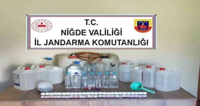 Niğde’de kaçak alkol üretilen eve operasyon: 2 gözaltı