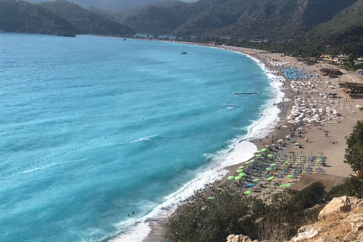 Fethiye’de denizin rengi turkuaza döndü