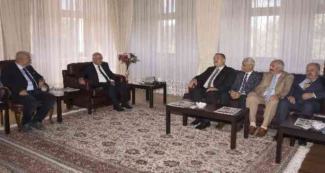 Kocaeli Erzurumlular Kültür ve Dayanışma Vakfı’ndan Rektör Çomaklı’ya ziyaret