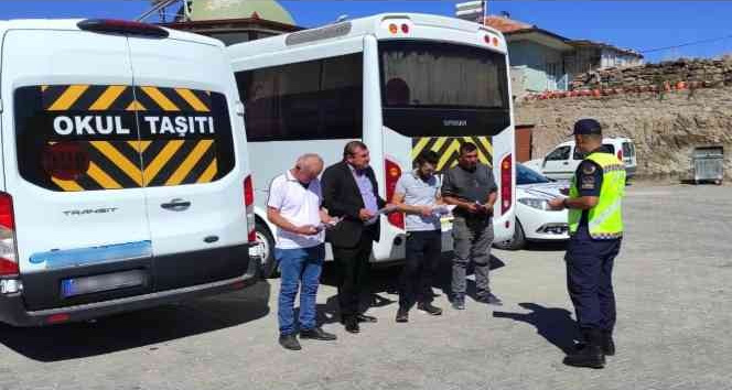 Aksaray’da trafik jandarmasından okul servislerine sıkı denetim