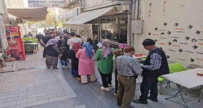 Aksaray’da banka önlerinde TOKİ kuyruğu