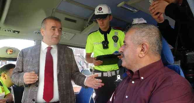 Vali Hatipoğlu, servisleri denetledi