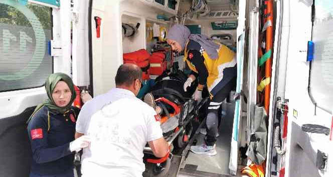 Aksaray’da motosiklet kadına çarptı: 2 yaralı