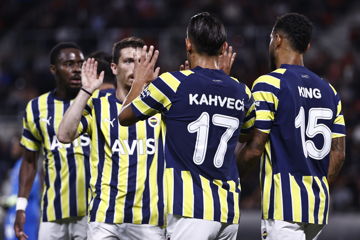 Fenerbahçe, Fransa'da puanı 90+2'de kurtardı!