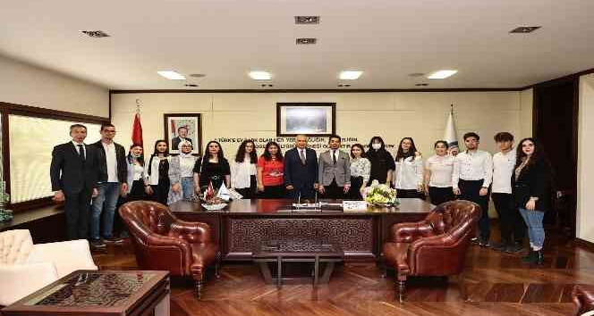 Lise mezunu öğrencilere ulaşım desteği bu yılda devam edecek