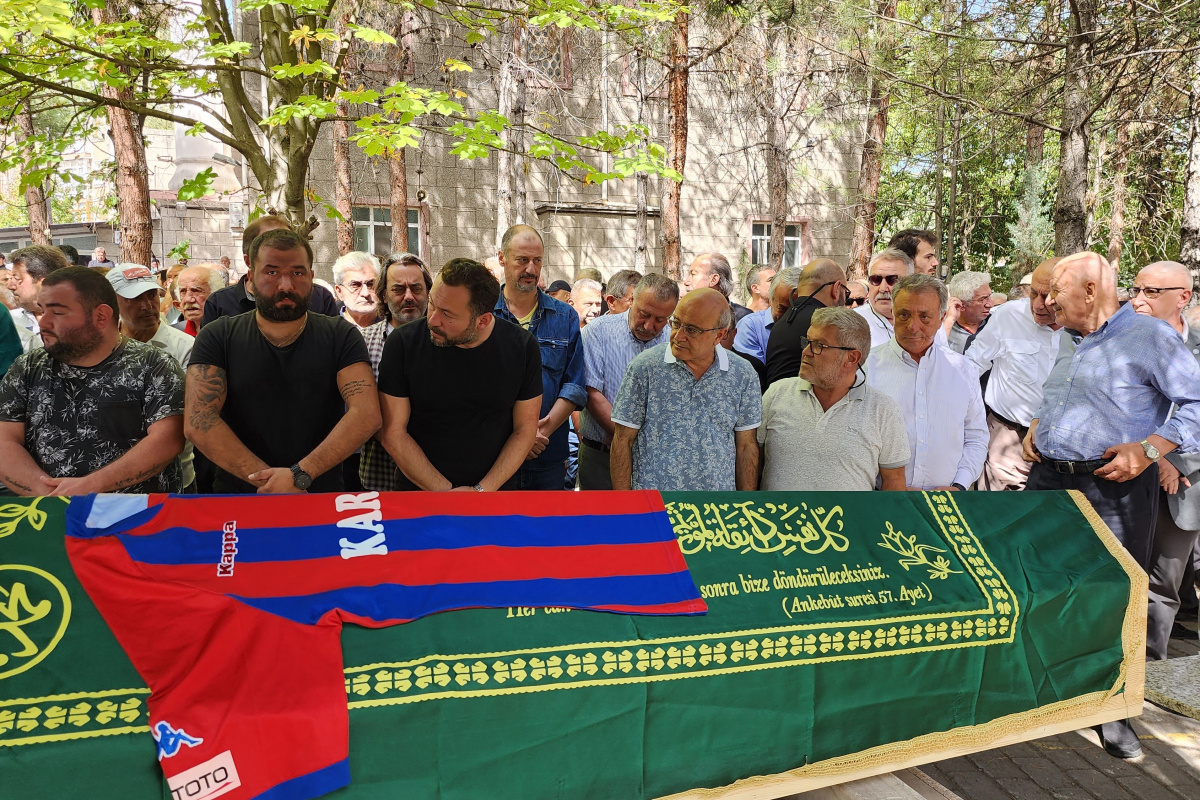 BJK Başkanı Ahmet Nur Çebi, eski Genel Müdürü Özbağ’ın cenazesine katıldı