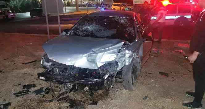 Aksaray’da iki otomobil çarpıştı: 3 yaralı