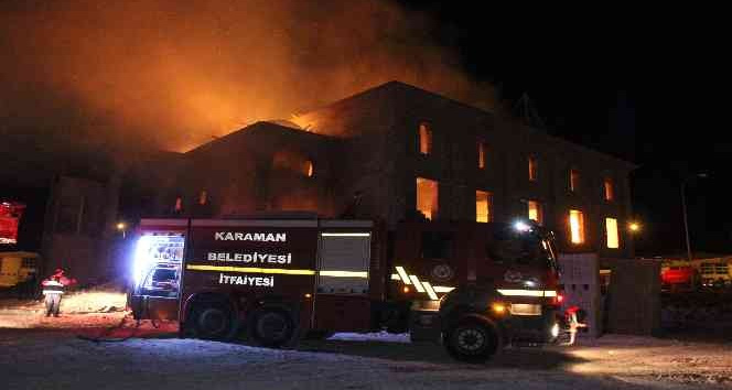 Cami inşaatında çıkan yangın 2 saatte söndürüldü