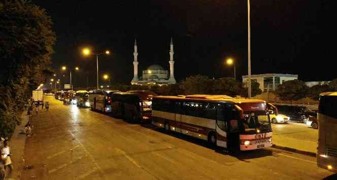 Türkiye’de alışveriş sonrası dönüşe geçen Bulgarlar gümrükte yoğunluk oluşturdu