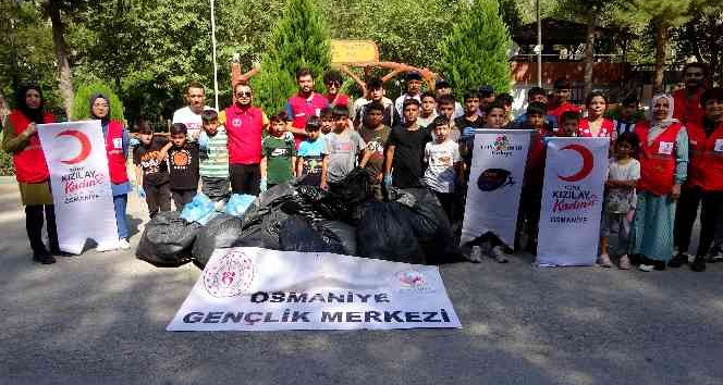 Dünya Temizlik Gününde mesire alanında çöp topladılar