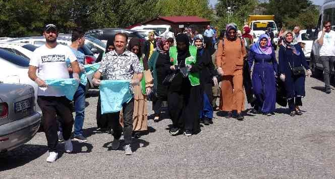 Gönüllüler, Türkiye’nin ilk milli parkında temizlik yaptı