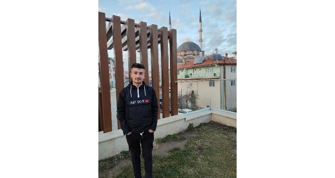 Arkadaşını 53 bıçak darbesiyle öldüren genç tutuklandı