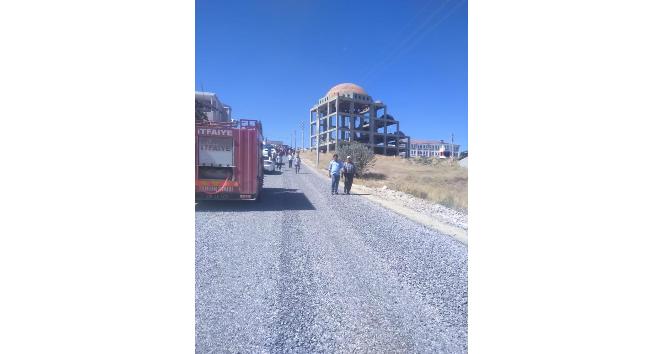 Cami inşaatında iskele çöktü: 4 işçi yaralandı