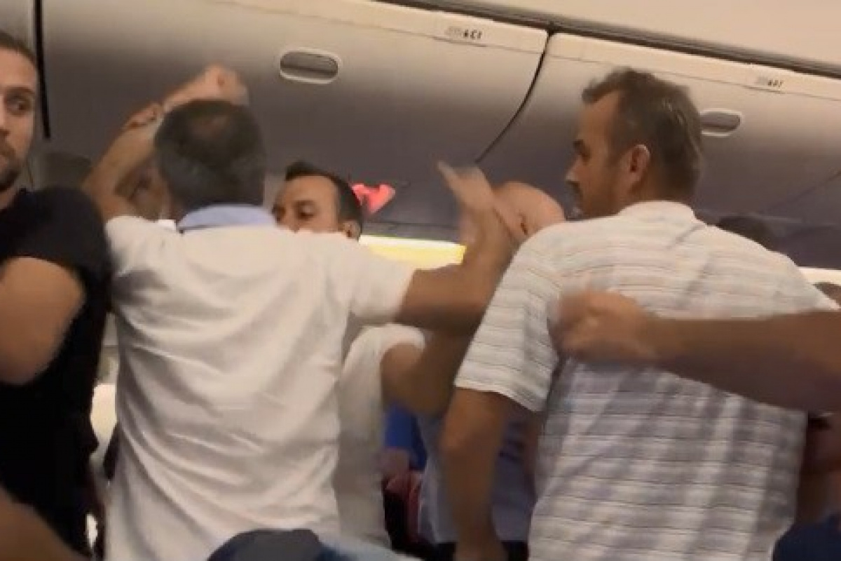 Gaziantep FK'nın bulunduğu Trabzon-İstanbul uçağında kavga çıktı