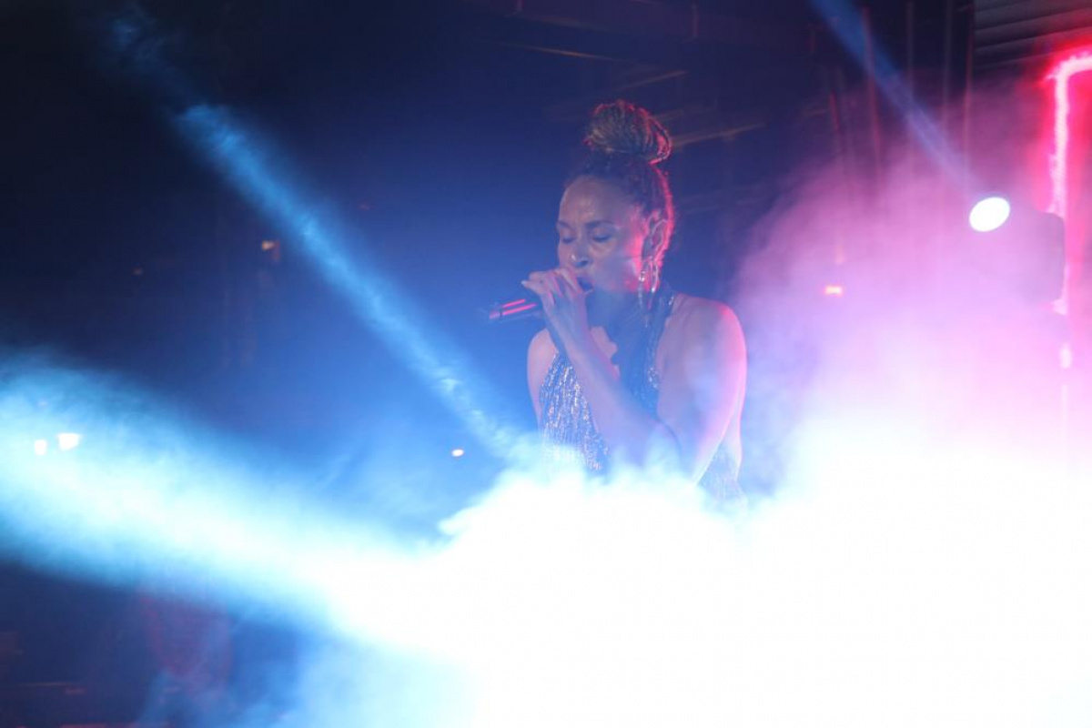 Alman şarkıcı Oceana Alanya'da sahne aldı