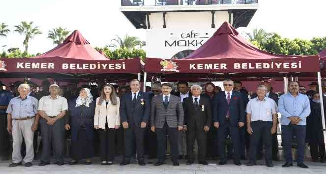 Kemer’de 19 Eylül Gaziler Günü törenle kutlandı