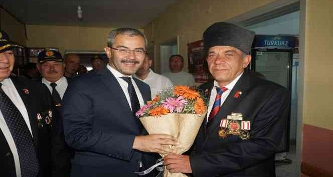 Çivril’de gaziler öğrencilerle buluştu