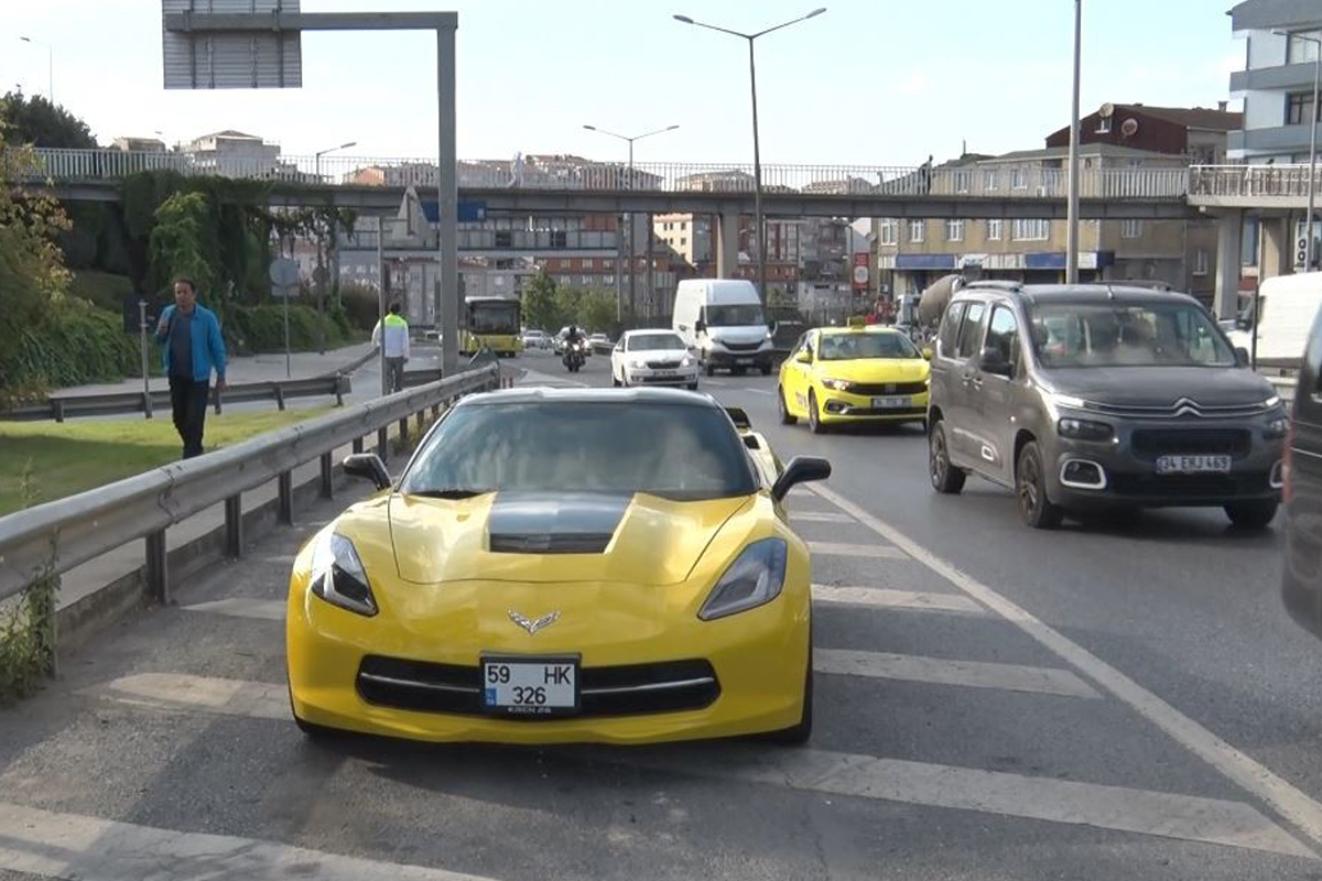 İstanbul’da 7 milyon liralık ultra lüks otomobil yolda kaldı