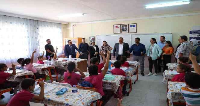 Kilis’te 7 bin 500 öğrenciye kırtasiye seti dağıtılıyor