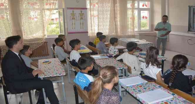 Kaymakam Gürses köy ve okul gezilerini sürdürüyor