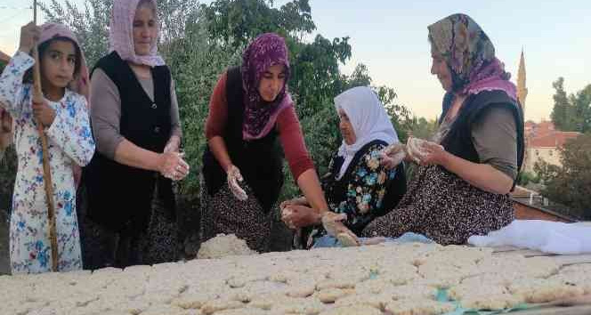 Yozgat’ta kadınlar imece usulü tarhana yapımına başladı