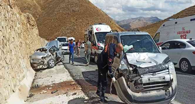 Bitlis’te trafik kazası: 5 kişi yaralandı