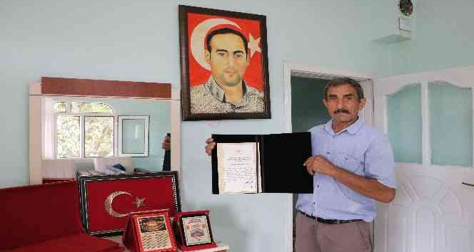 Kırmızı bültenle aranan teröristin yakalanması şehit ailesinin acısını dindirdi