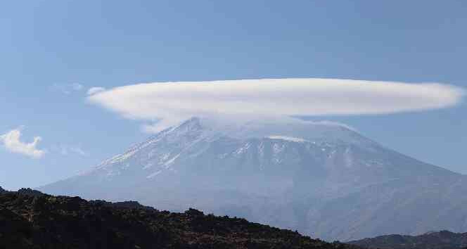 Ağrı Dağı, başlık taktı