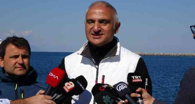 Bakan Ersoy, Çanakkale savaşlarında batan Lundy gemisine daldı