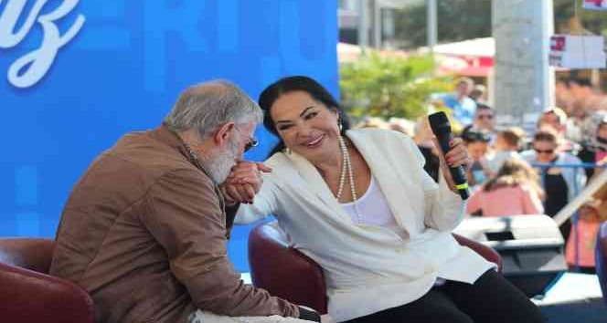 Türkan Şoray ve Ahmet Mekin seneler sonra aynı karede