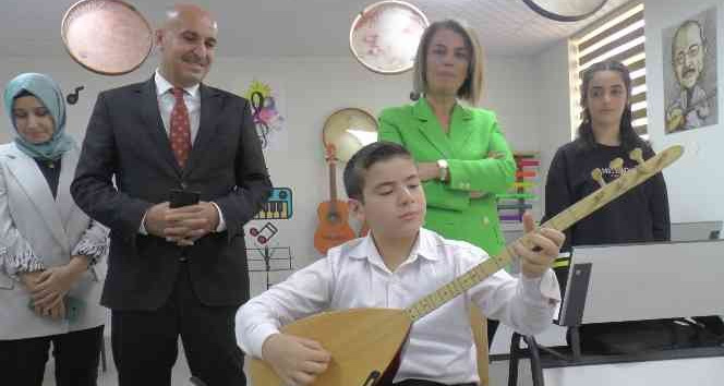 Öğrenci çaldı, Vali Becel söyledi