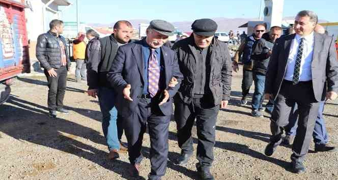 Başkan Demir’den hayvan pazarına ziyaret