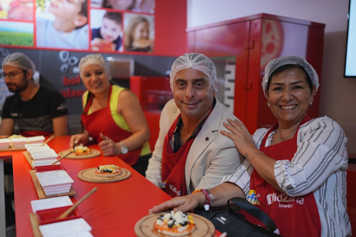 Büyükler, Kidzania’da çocukların dünyasına yolculuk yaptı