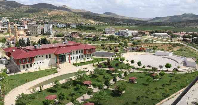 Mardin’deki gençlik merkezi eğitim yuvası gibi