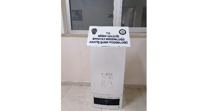 Caminin kombisini çalan hırsızlar yakalandı