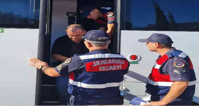 Katile müebbet, oğluna beraat verildi