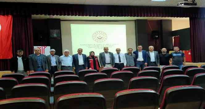 Bingöl’de muhtarlara, kadına yönelik şiddetle mücadele eğitimi verildi