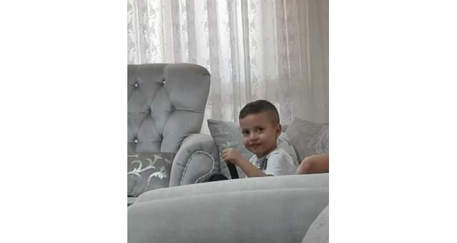 Okuldan dönen çocuk, aracın altında kalarak hayatını kaybetti