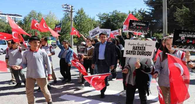 Ahlat’ta ‘Yayalara öncelik duruşu, hayata saygı duruşu’ etkinliği