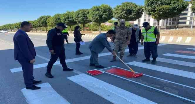 Güroymak’ta ‘Yayalara öncelik, hayata saygı duruşu’ etkinliği düzenlendi