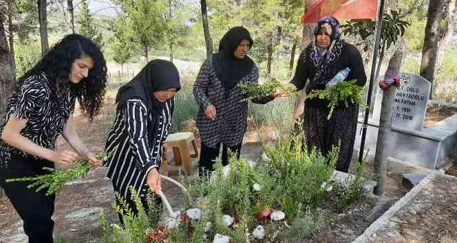 Azra’nın annesi, katilinin ölüm haberini kızına mezarında verdi