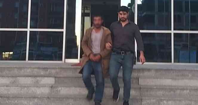 Arkadaşını sırtından ve göğsünden bıçakladı