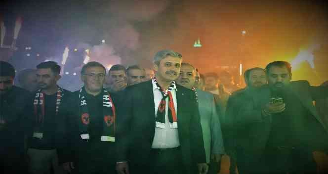 Başkan Köse taraftarla bir araya geldi