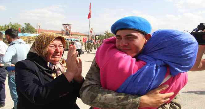 Komandoların, aileleriyle kavuşma anı duygulandırdı